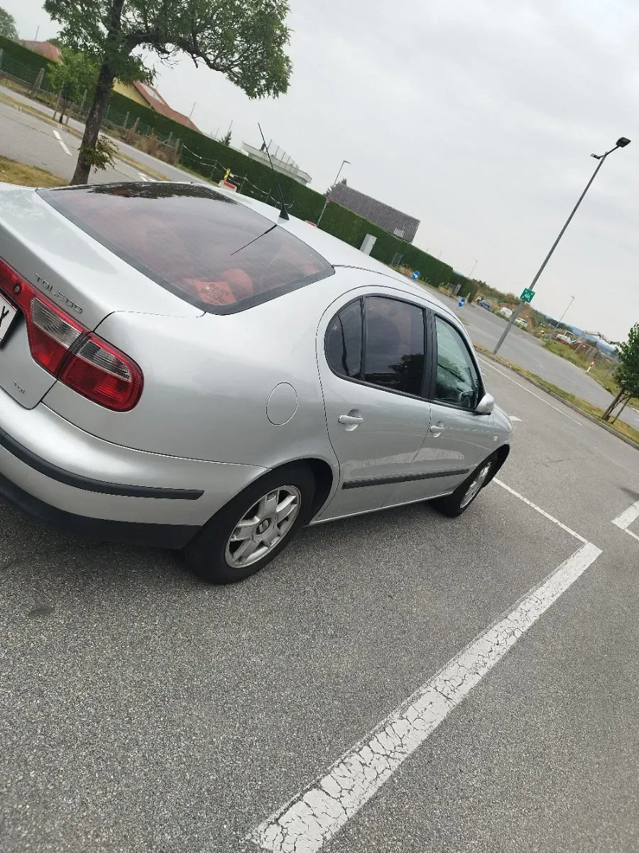 Seat Toledo 2001 photo 2