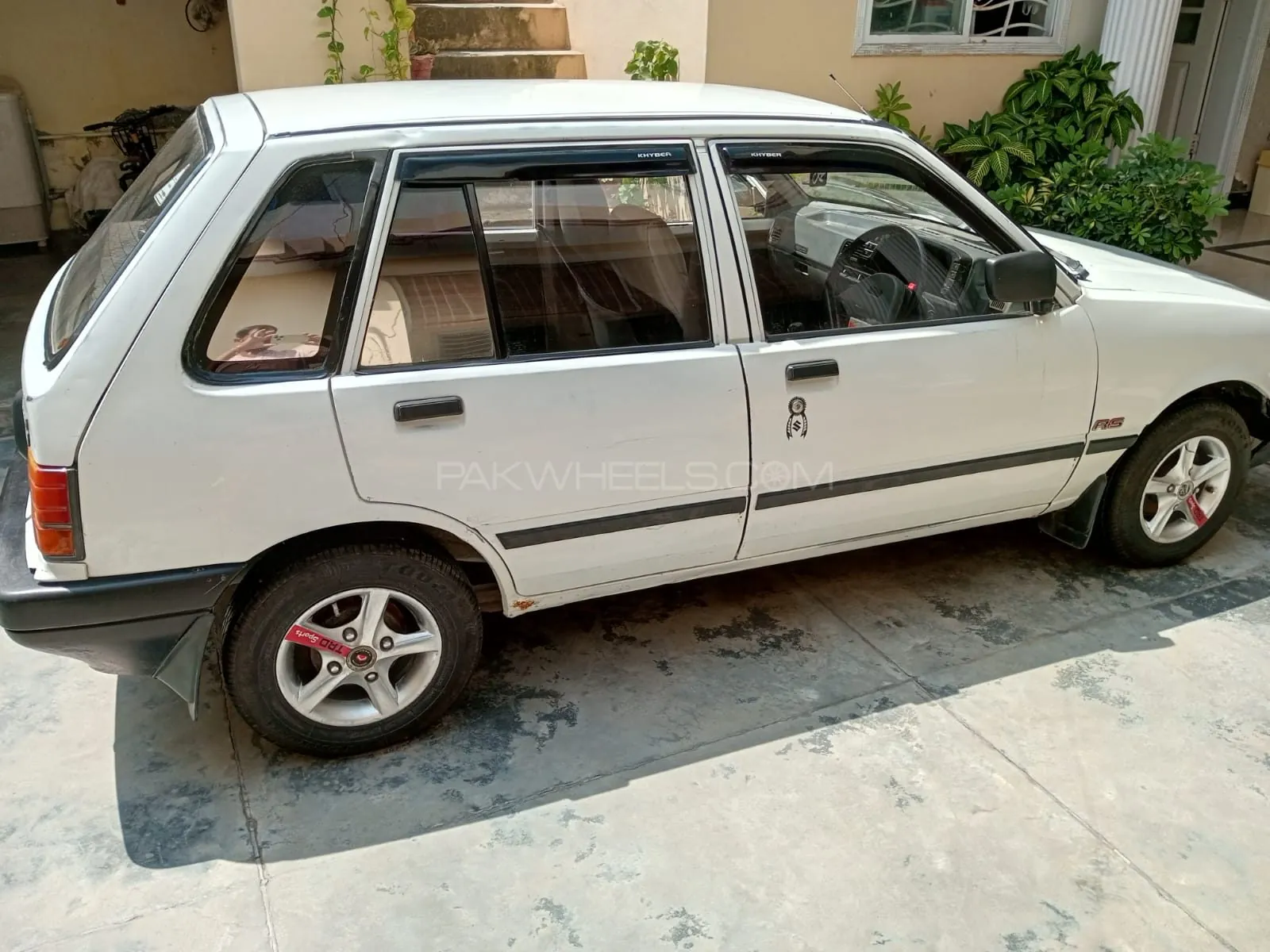 Suzuki Khyber