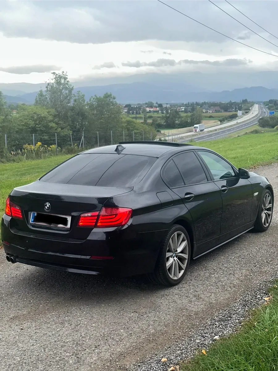 BMW 5 Series 2011 photo 3
