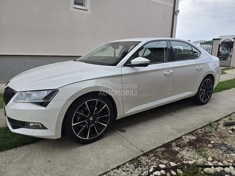 Skoda Superb 2019 photo 5