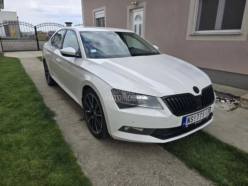 Skoda Superb 2019 photo 4