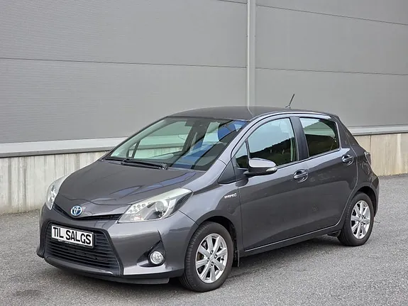 Toyota Yaris 2013 photo 2