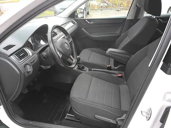 Skoda Rapid Spaceback 2016 photo 5