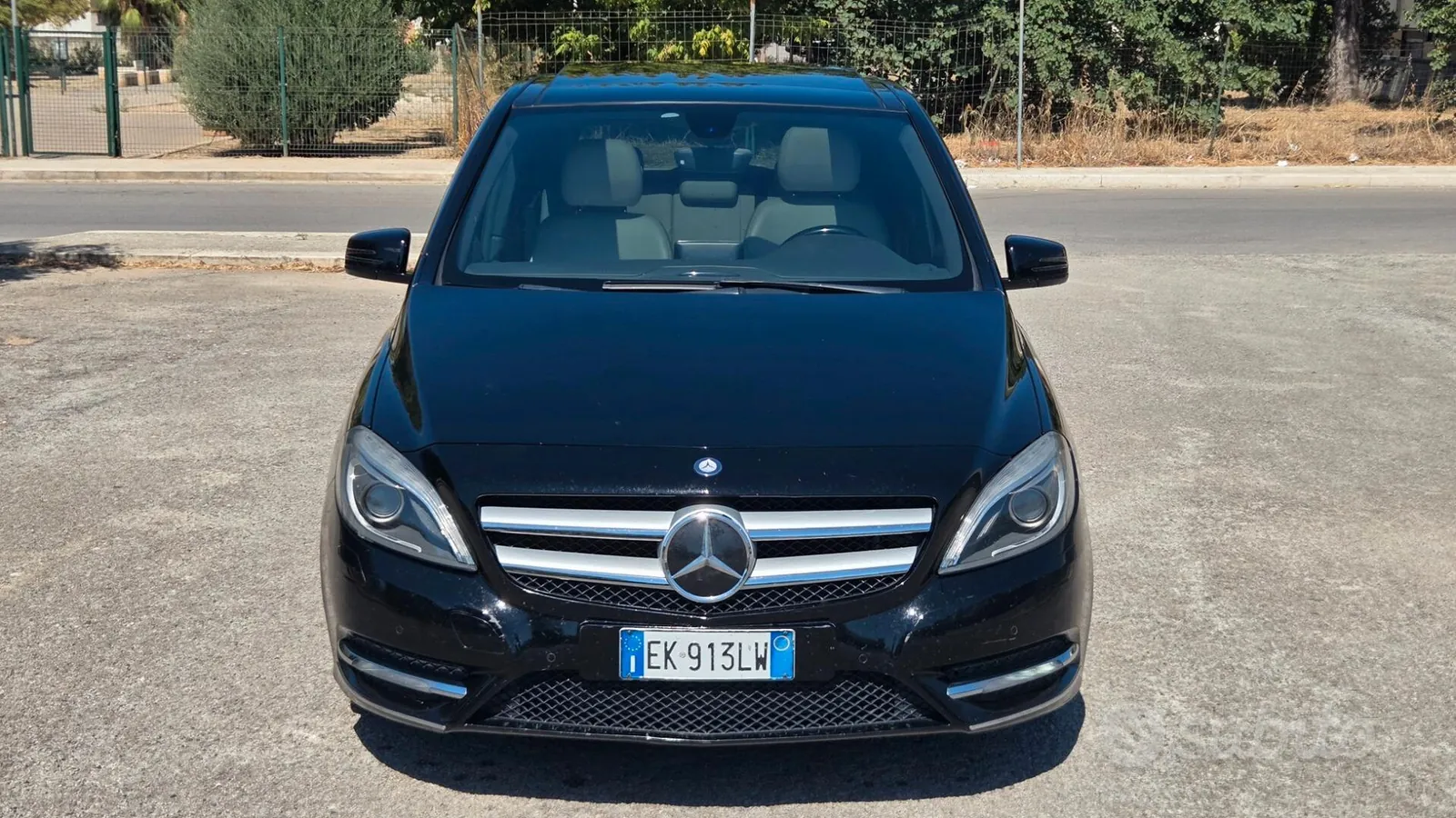 Mercedes-Benz B-Class 2012 photo 3