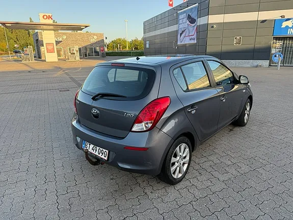 Hyundai I20 2013 photo 2