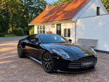 Aston Martin Db12