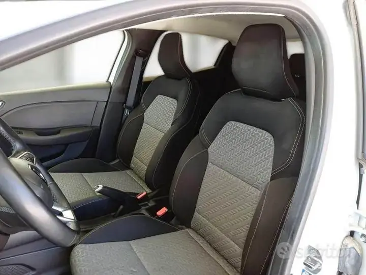 Renault Clio 2023 photo 4