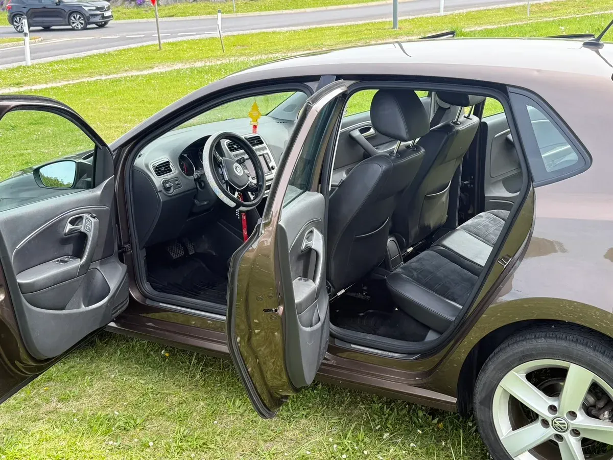 Volkswagen Polo 2014 photo 2