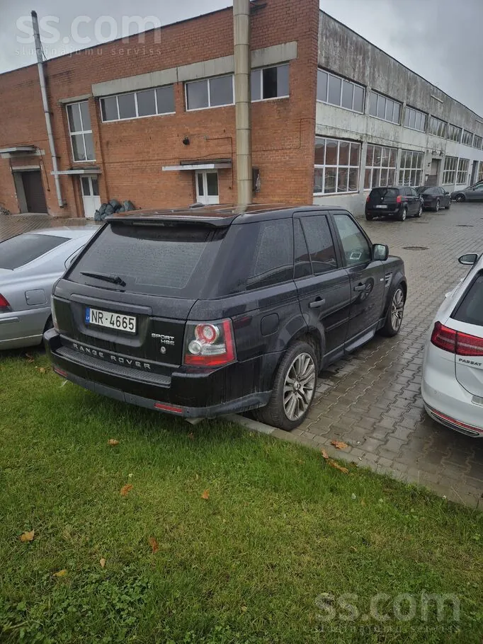 Land Rover Range Rover Sport 2010 photo 3