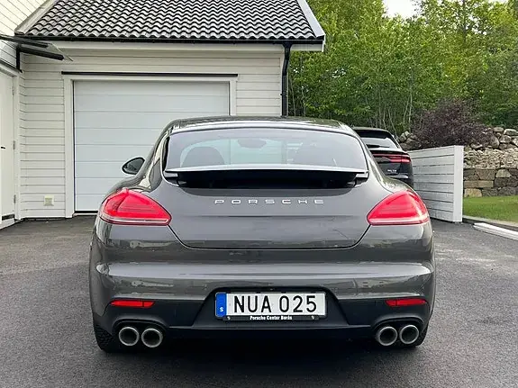 Porsche Panamera 2016 photo 2