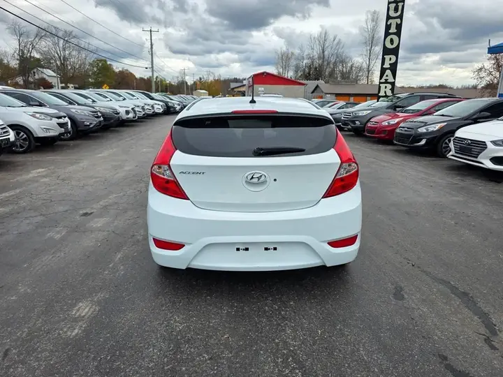 Hyundai Accent 2016 photo 4
