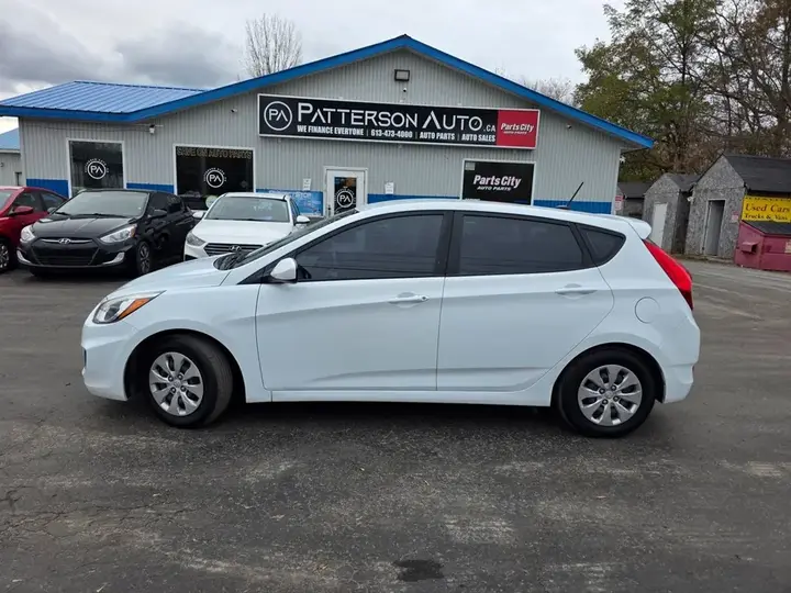 Hyundai Accent 2016 photo 2