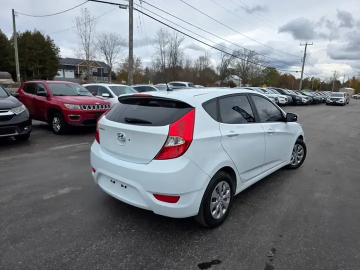 Hyundai Accent 2016 photo 5