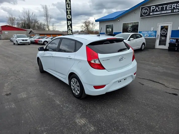 Hyundai Accent 2016 photo 3