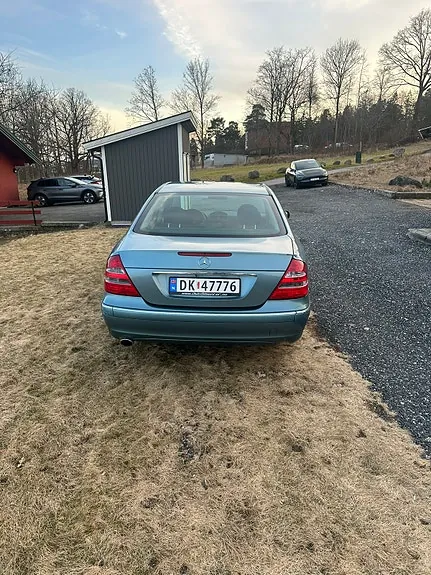 Mercedes-Benz E240 2003 photo 3