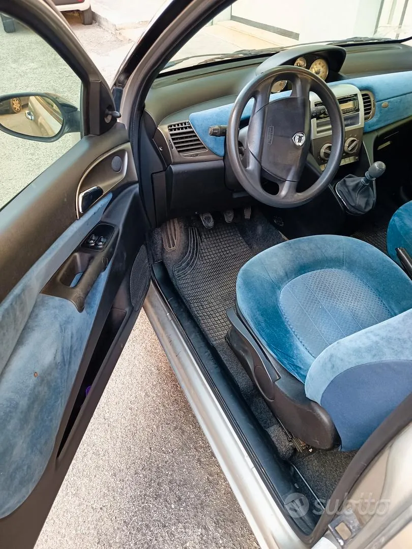 Lancia Ypsilon 2003 photo 4