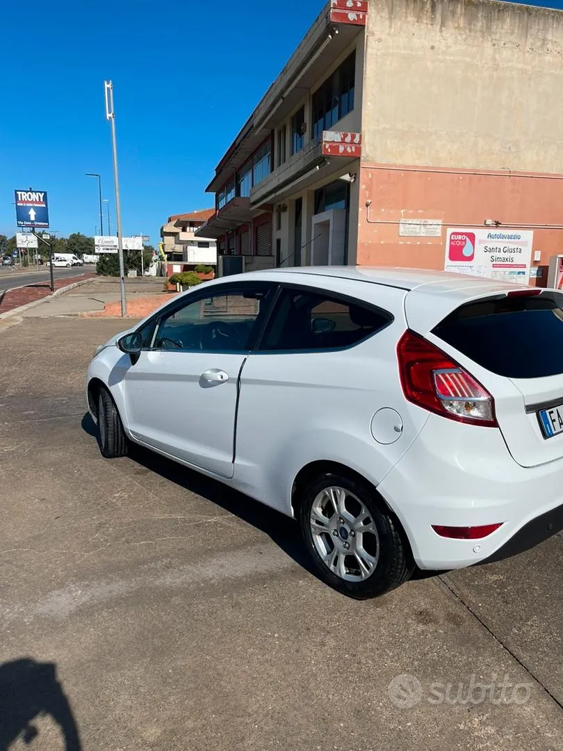 Ford Fiesta 2015 photo 3