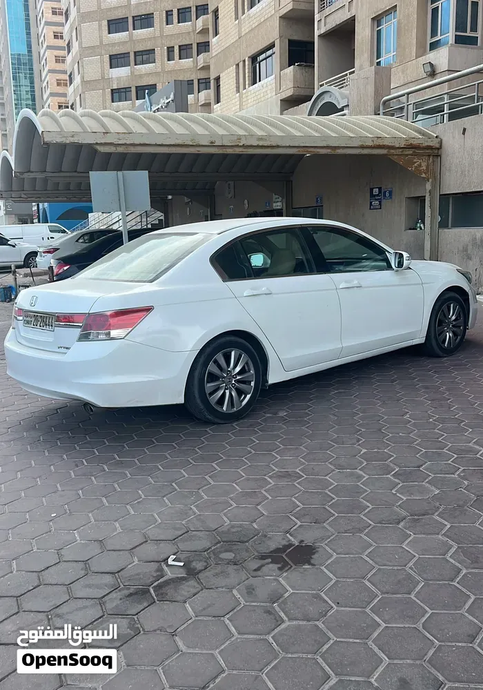 Honda Accord 2012 photo 2