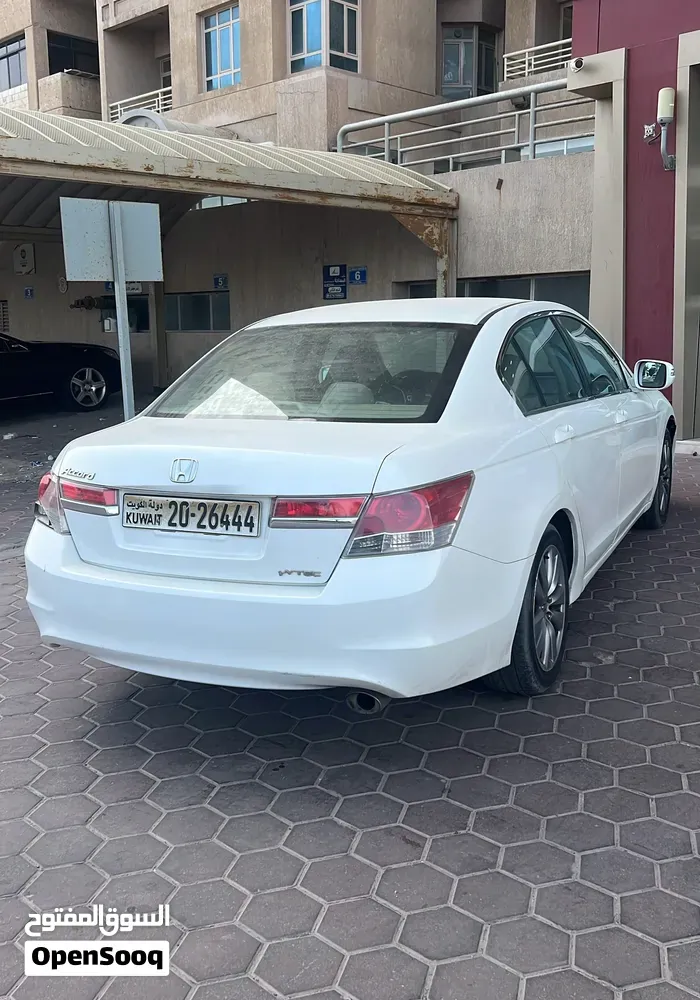 Honda Accord 2012 photo 4