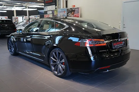 Tesla Model S 2015 photo 4
