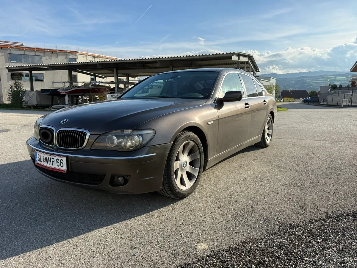 BMW 7 Series 2006 photo 2