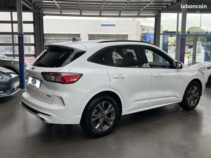 Ford Kuga 2023 photo 2