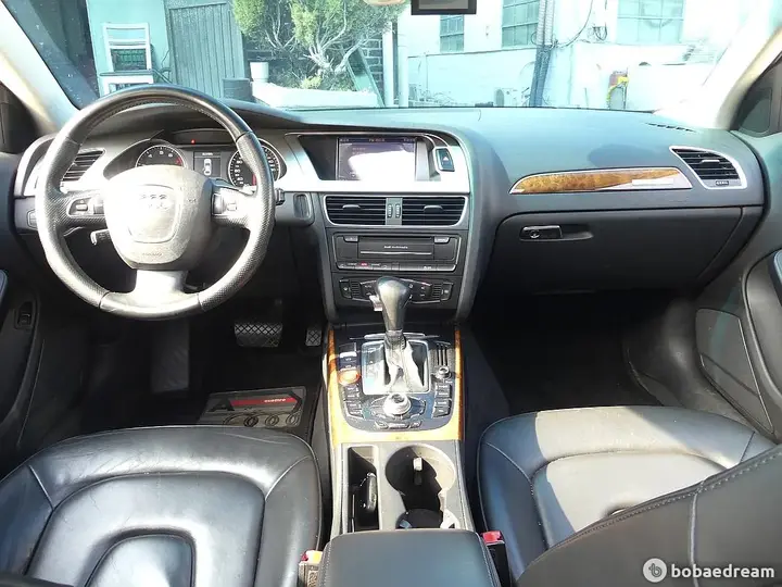 Audi A4 2012 photo 4