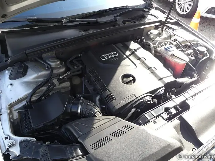 Audi A4 2012 photo 5
