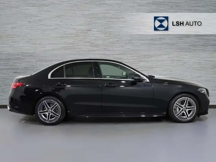Mercedes-Benz C-Class 2024 photo 3