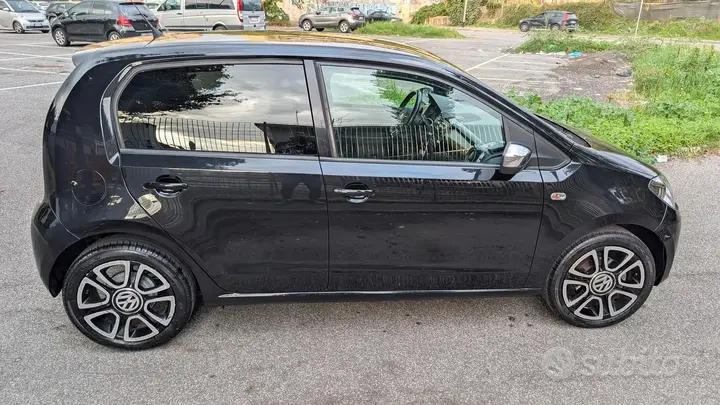 Volkswagen Up 2016 photo 3
