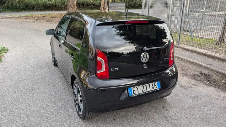 Volkswagen Up 2016 photo 2