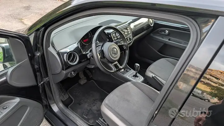 Volkswagen Up 2016 photo 4