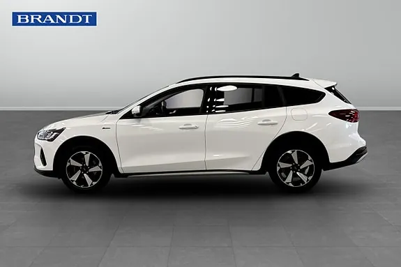 Ford Focus 2023 photo 3