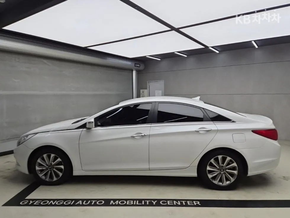 Hyundai Sonata 2013 photo 4