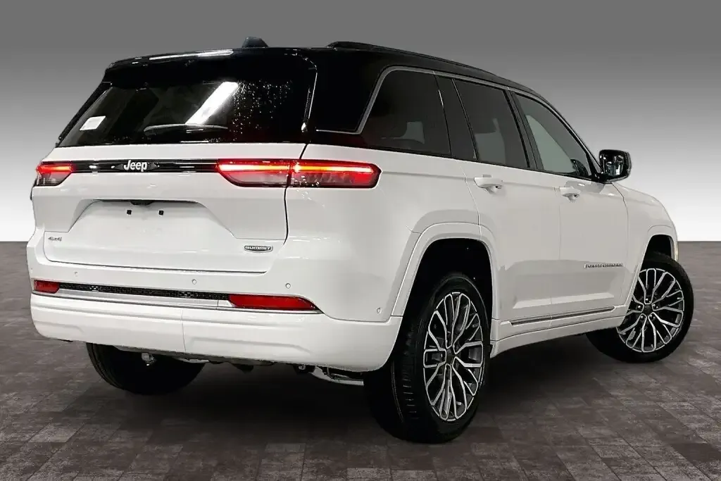 Jeep Grand Cherokee 2026 photo 5
