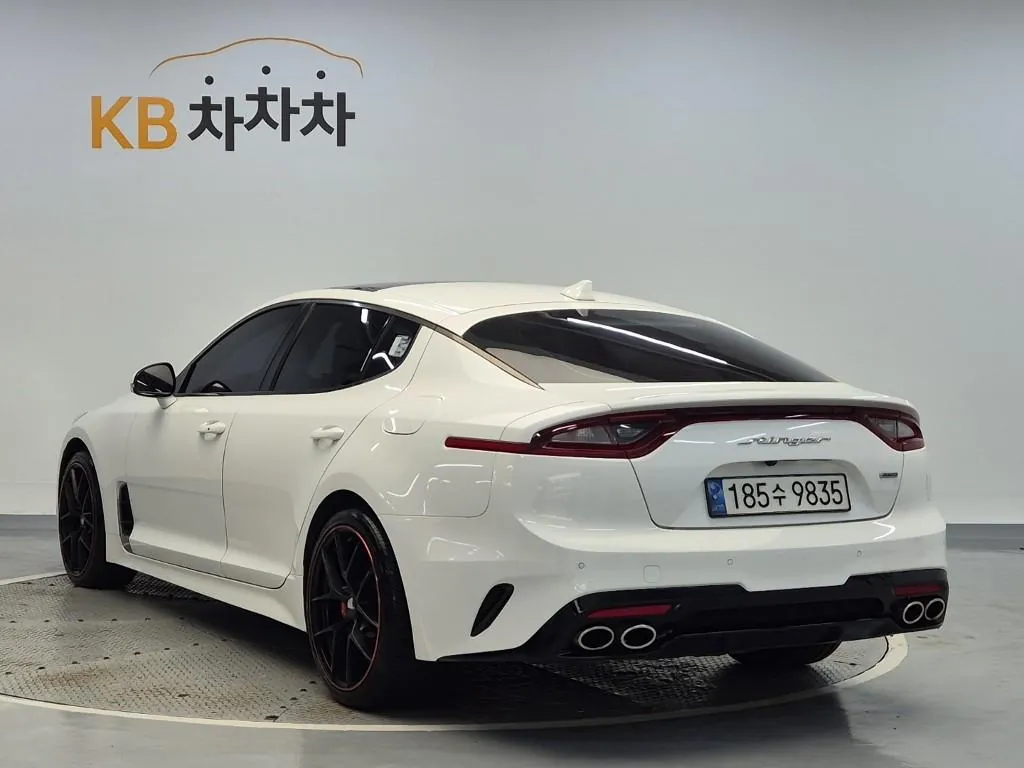 Kia Stinger 2018 photo 2