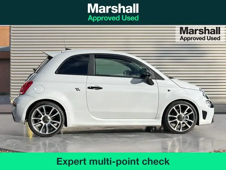 Abarth 595 2022 photo 2