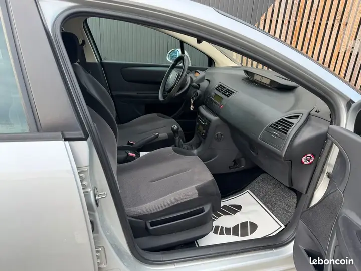 Citroen C4 2005 photo 3