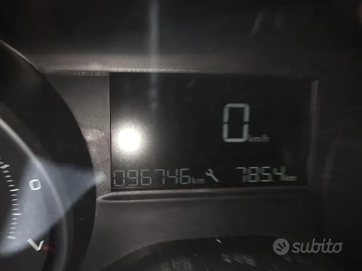 Peugeot 208 2018 photo 5