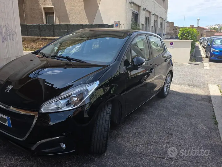 Peugeot 208 2018 photo 2