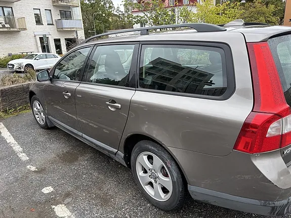 Volvo V70 2009 photo 2