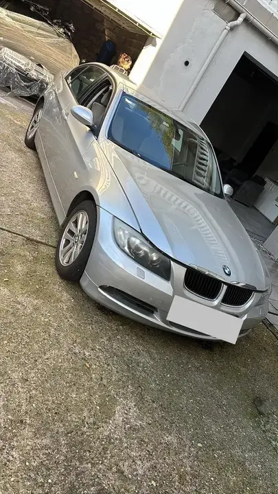 BMW 320I
