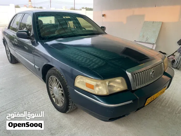 Mercury Marquis 2010 photo 2