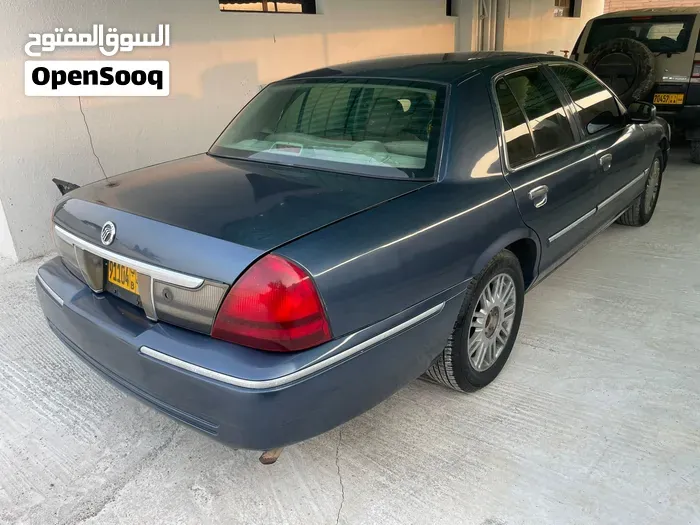 Mercury Marquis 2010 photo 3