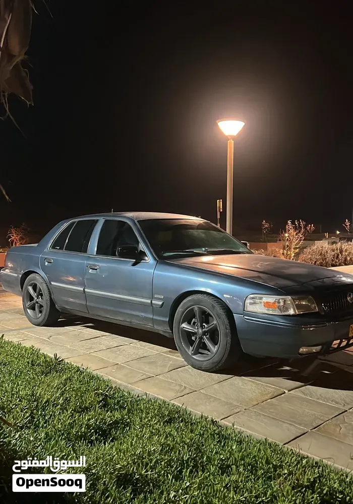 Mercury Marquis 2010 photo 5