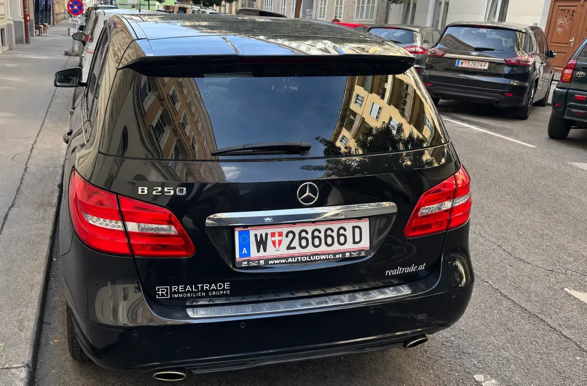 Mercedes-Benz B-Class 2013 photo 3