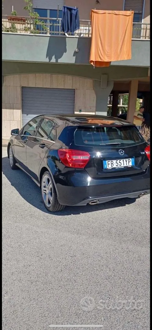 Mercedes-Benz A 180 2016 photo 2