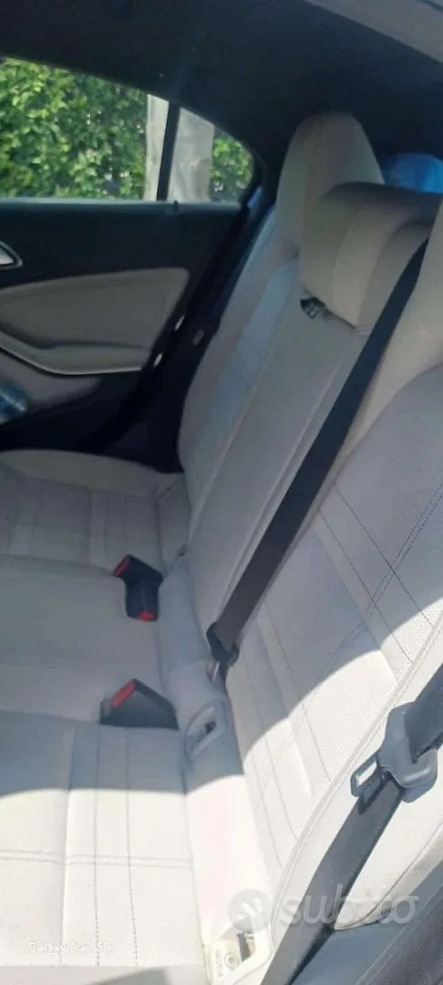 Mercedes-Benz A 180 2016 photo 3