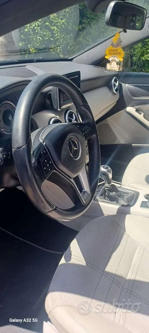 Mercedes-Benz A 180 2016 photo 4
