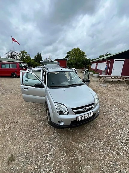 Suzuki Ignis 2006 photo 3
